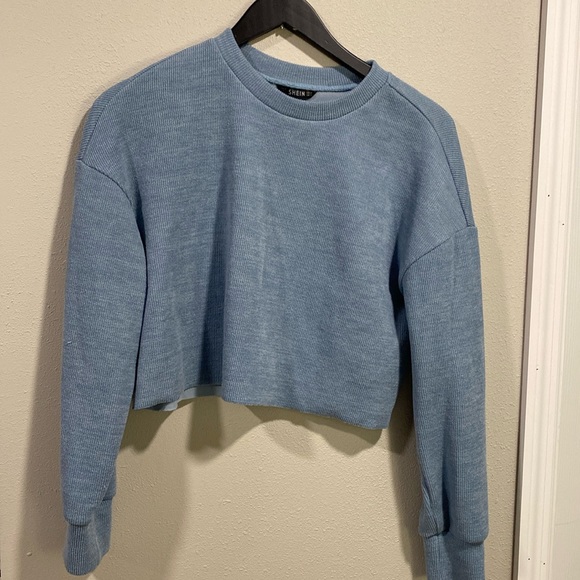 SHEIN Tops - spring cropped crew sweatshirt